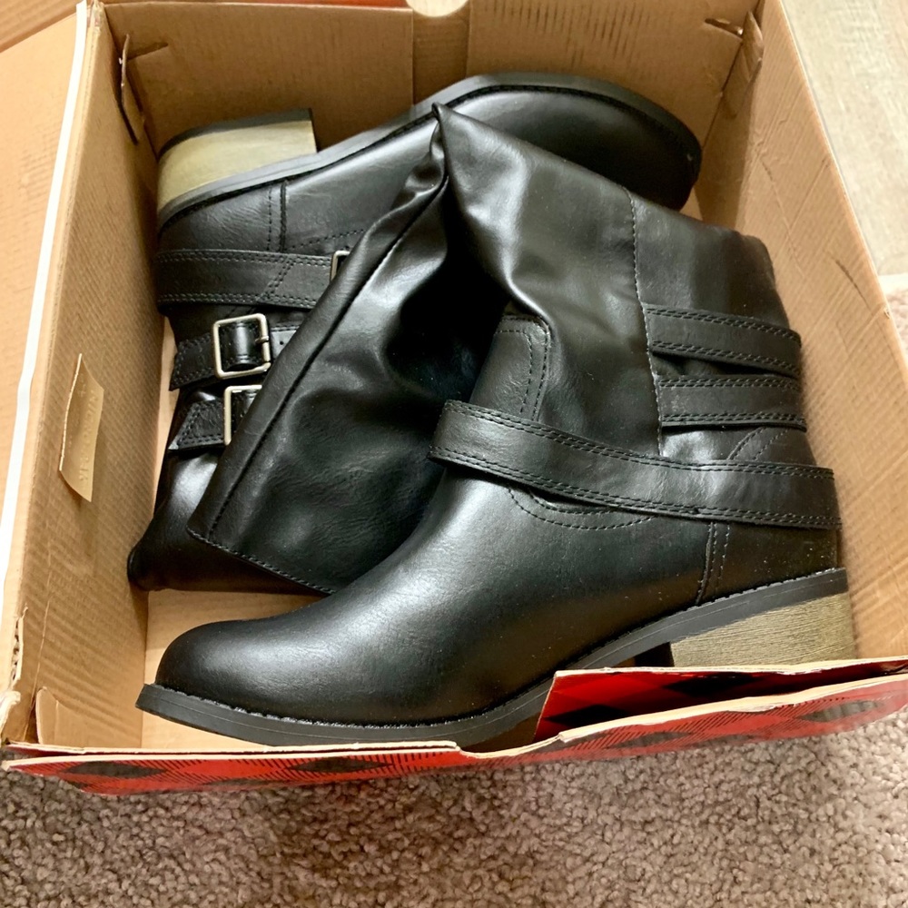 Boots - Picture 6 of 6